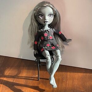 Rainbow High Shadow High Doll Luna Madison Grey Hair Fashion